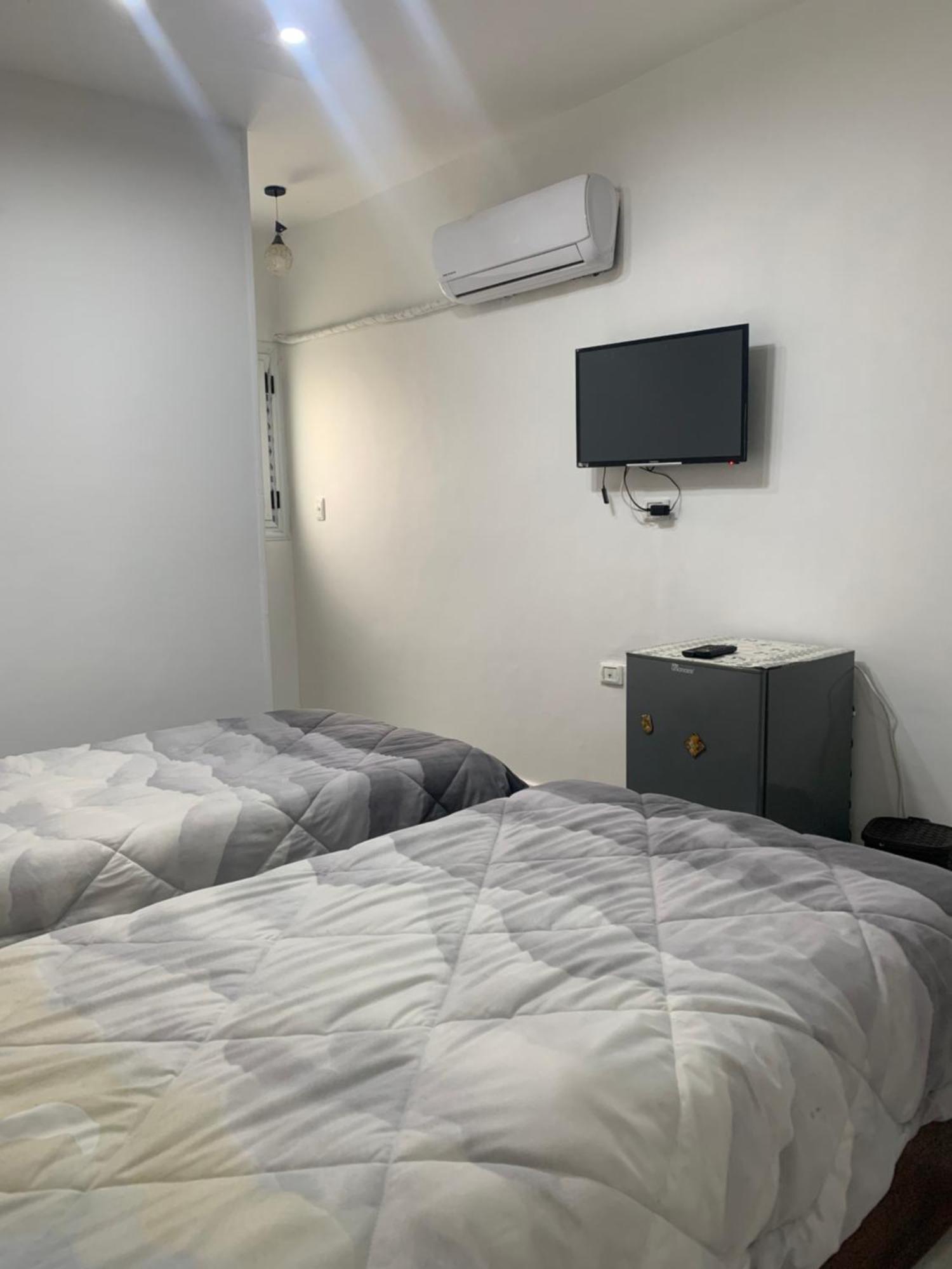 Pyramids Home Guest House Kafrat al Jabal Exterior foto
